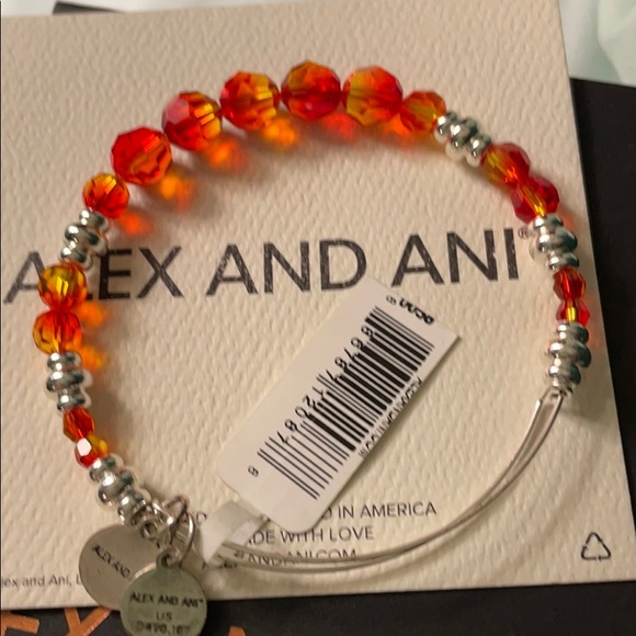 NWT vintage Swarovski bangle - Picture 3 of 3